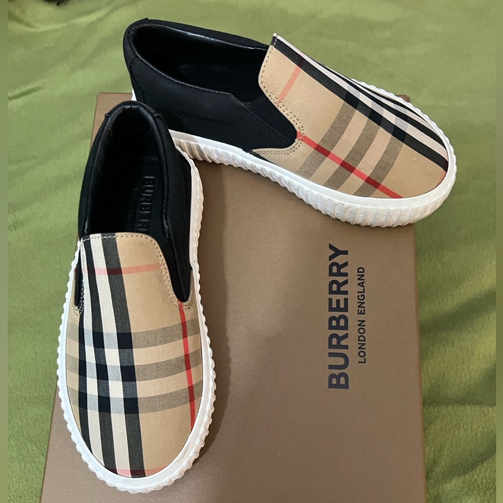 Burberry shoes